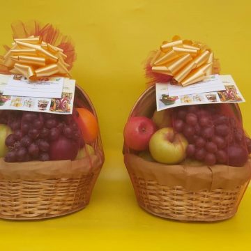 Fruitsome Christmas Gold basket